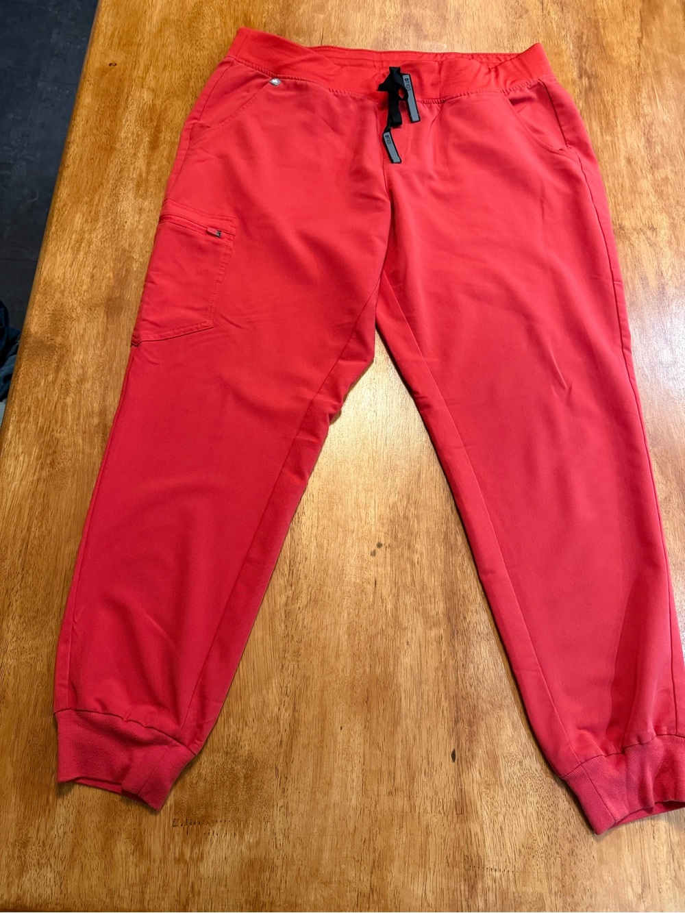 FIGS Women’s X-Large Zamora in Neon Red